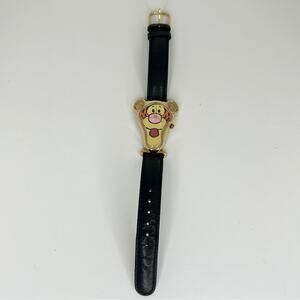 DISNEY Vintage Timex Winnie The Pooh Tigger Face TTFN Black Leather Gold Watch